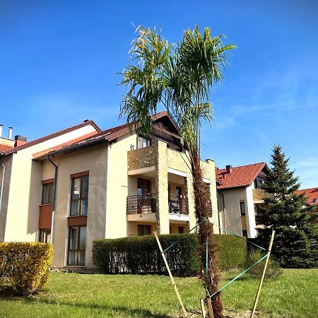 Luxus Golf Apartment Buk Ngoại thất bức ảnh