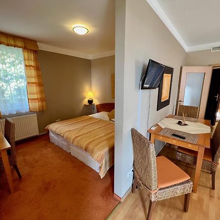 Luxus Golf Apartment Buk Ngoại thất bức ảnh