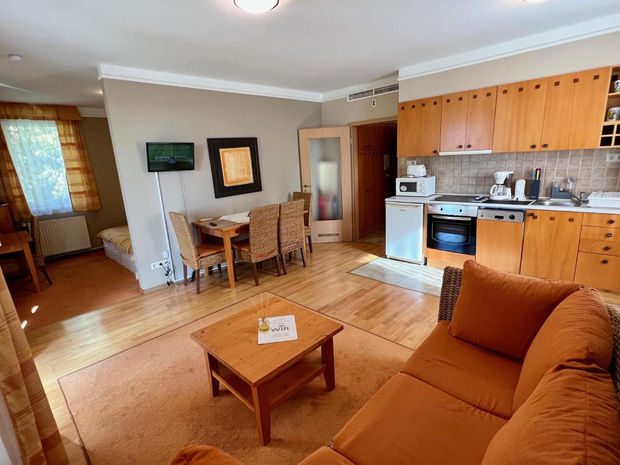 Luxus Golf Apartment Buk Ngoại thất bức ảnh