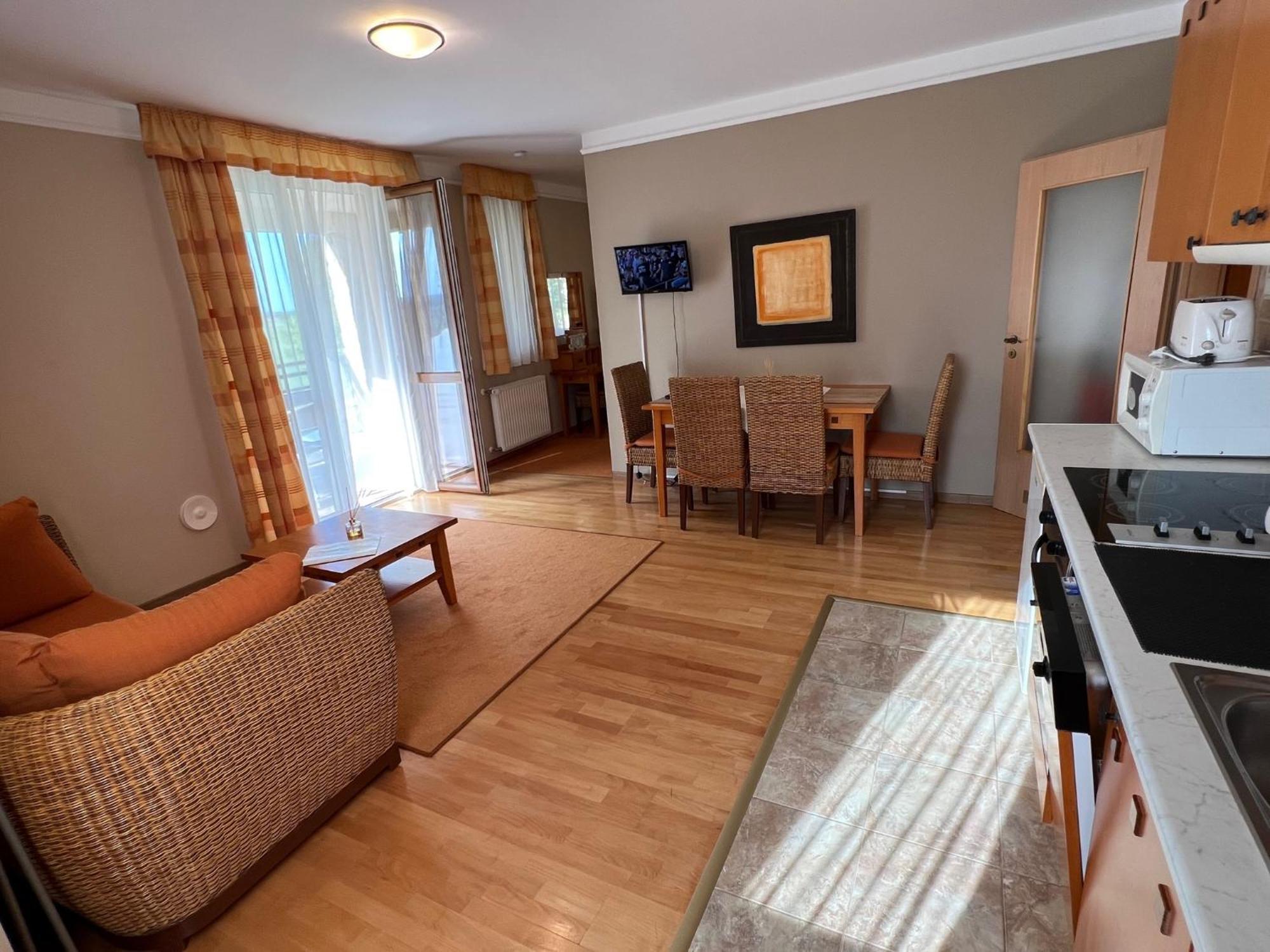 Luxus Golf Apartment Buk Ngoại thất bức ảnh